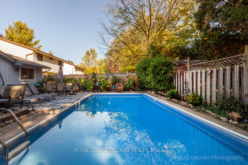 Photo 43 of 23 Crabtree Avenue, London, North F — HOMEH