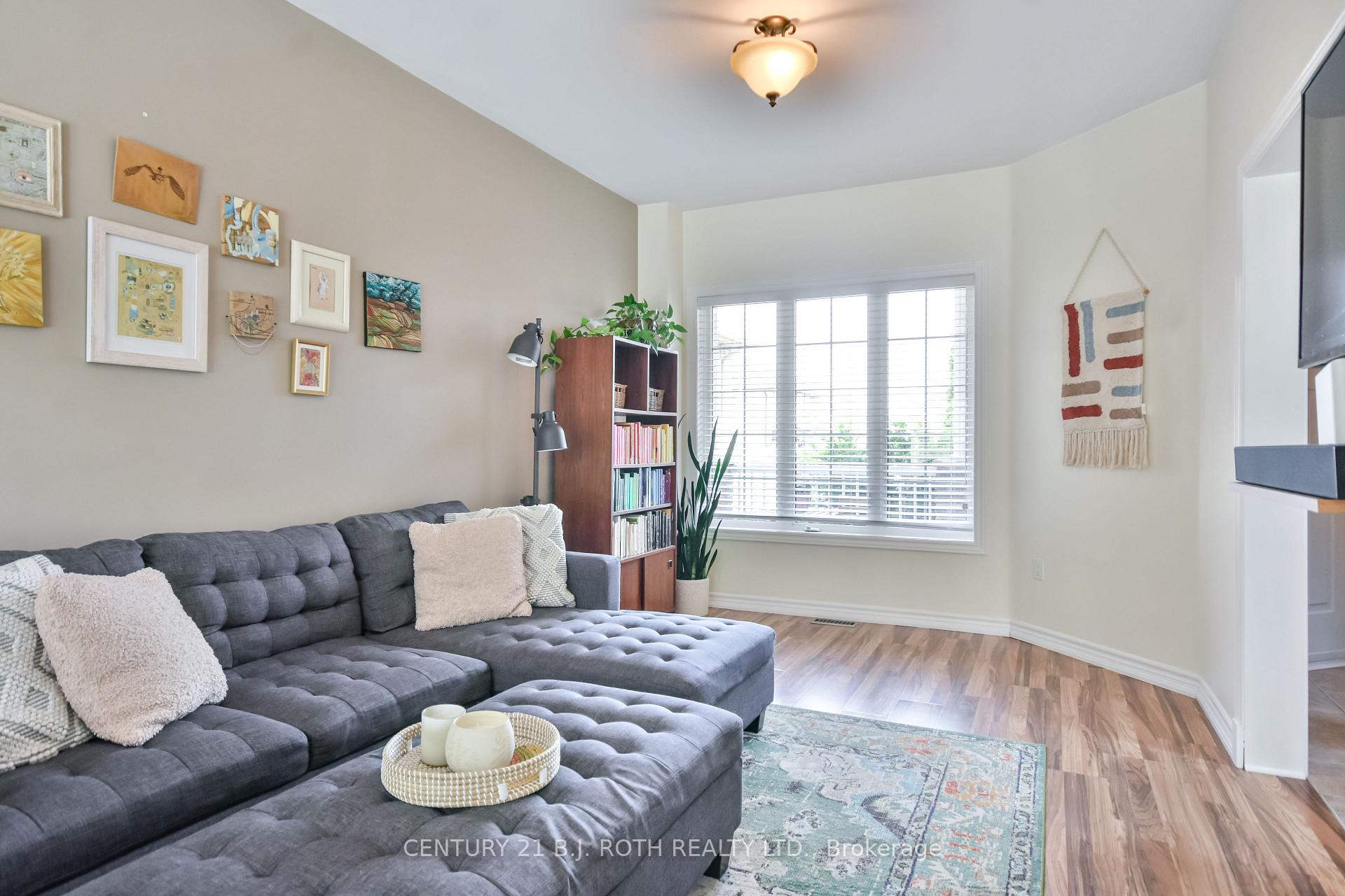 Photo 8 of 1863 Swan Street, Innisfil, Alcona — HOMEH
