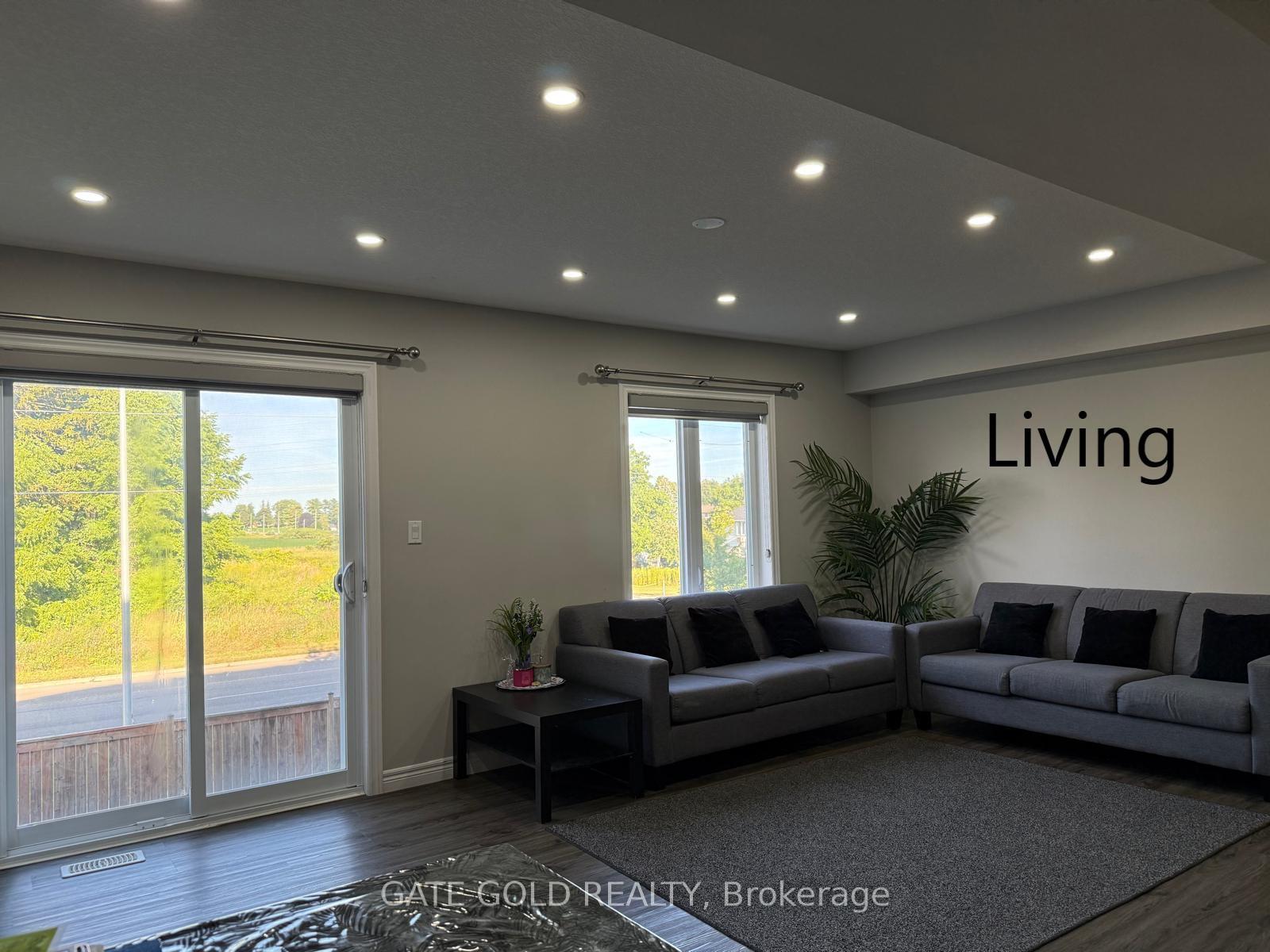 Photo 4 of 2670 Asima Drive, London, South U — HOMEH