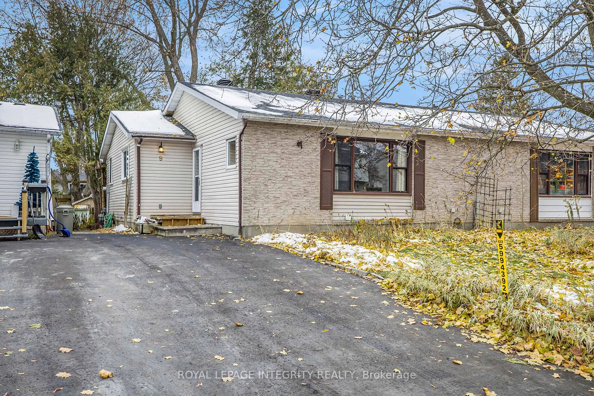 Front of 9 Shouldice Crescent