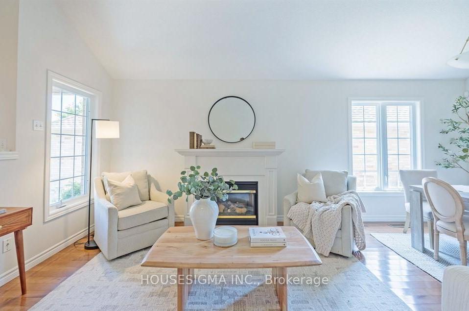 Photo 6 of 925 Silversmith Street, London, North M — HOMEH