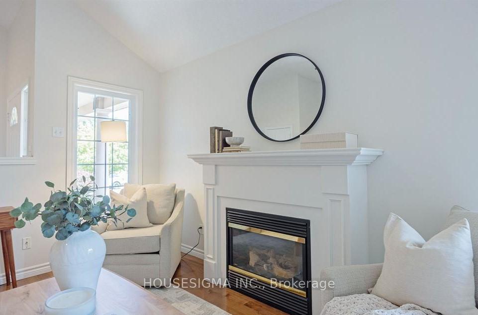 Photo 8 of 925 Silversmith Street, London, North M — HOMEH