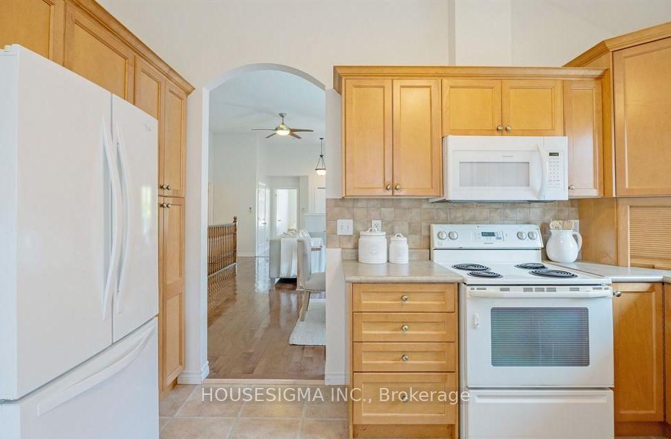 Photo 13 of 925 Silversmith Street, London, North M — HOMEH