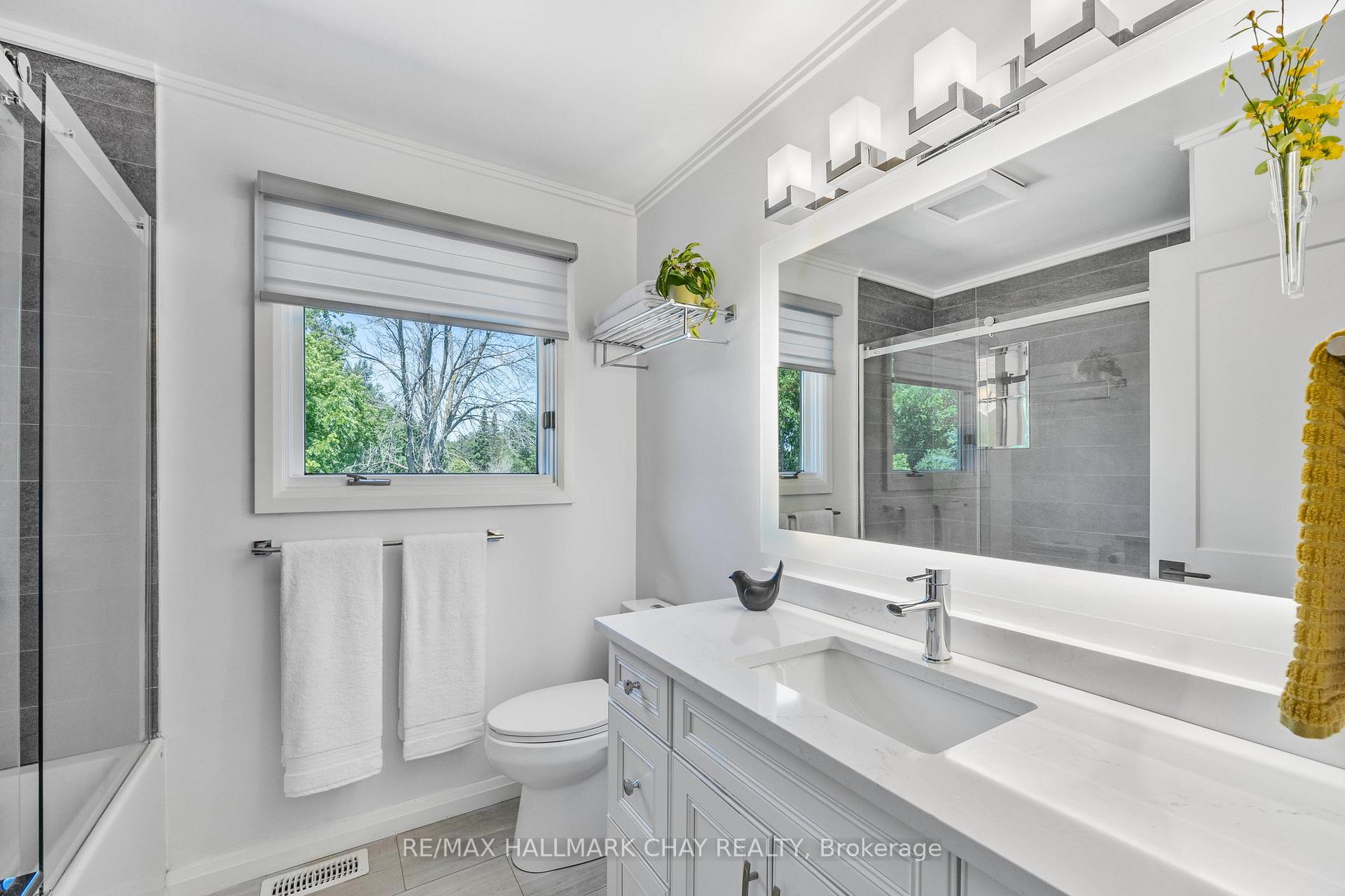 Photo 23 of 4 Garibaldi Street, Innisfil, Cookstown — HOMEH