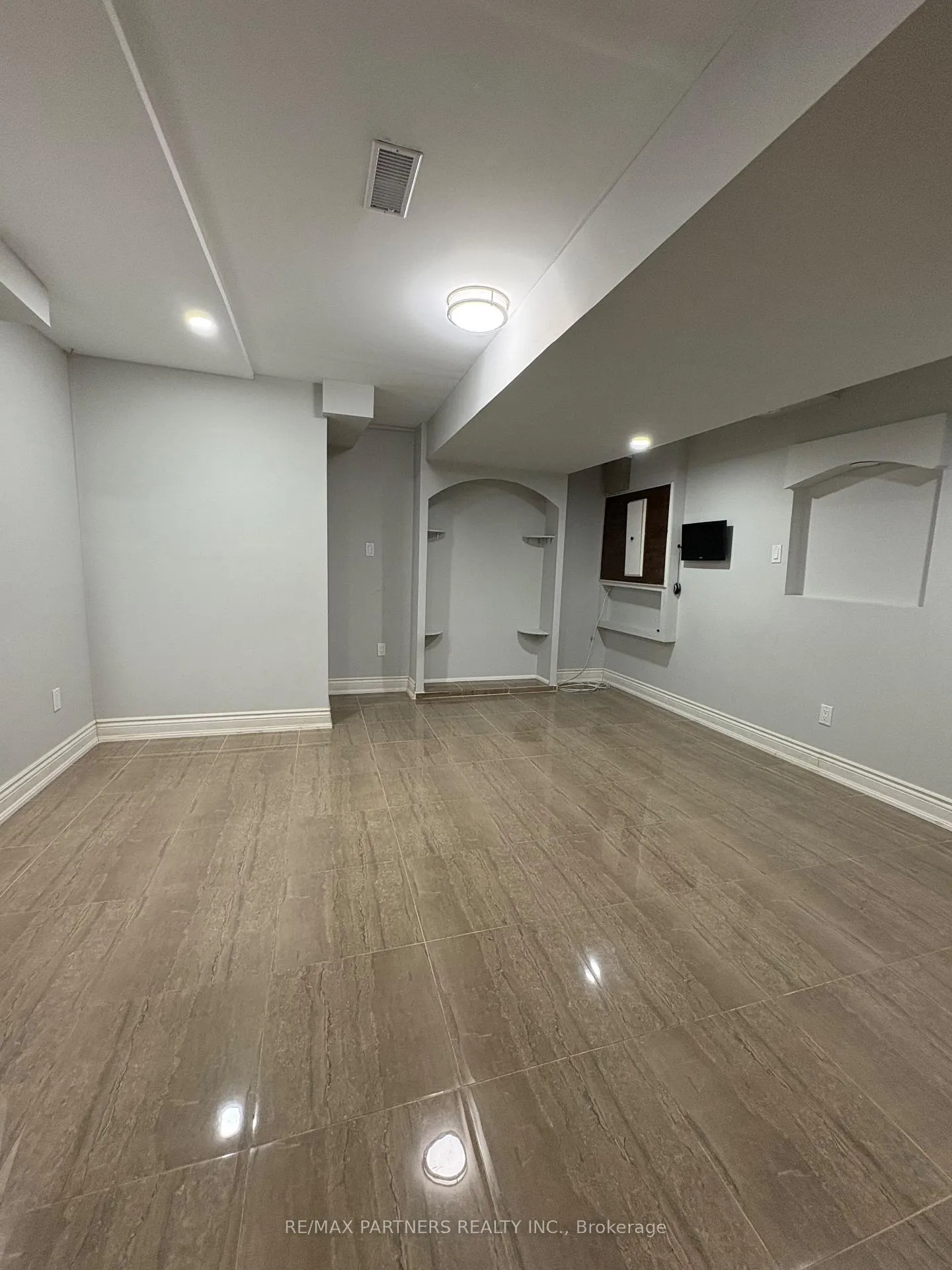 Photo 5 of 109 Rainbow Valley Crescent, Markham, Greensborough — HOMEH