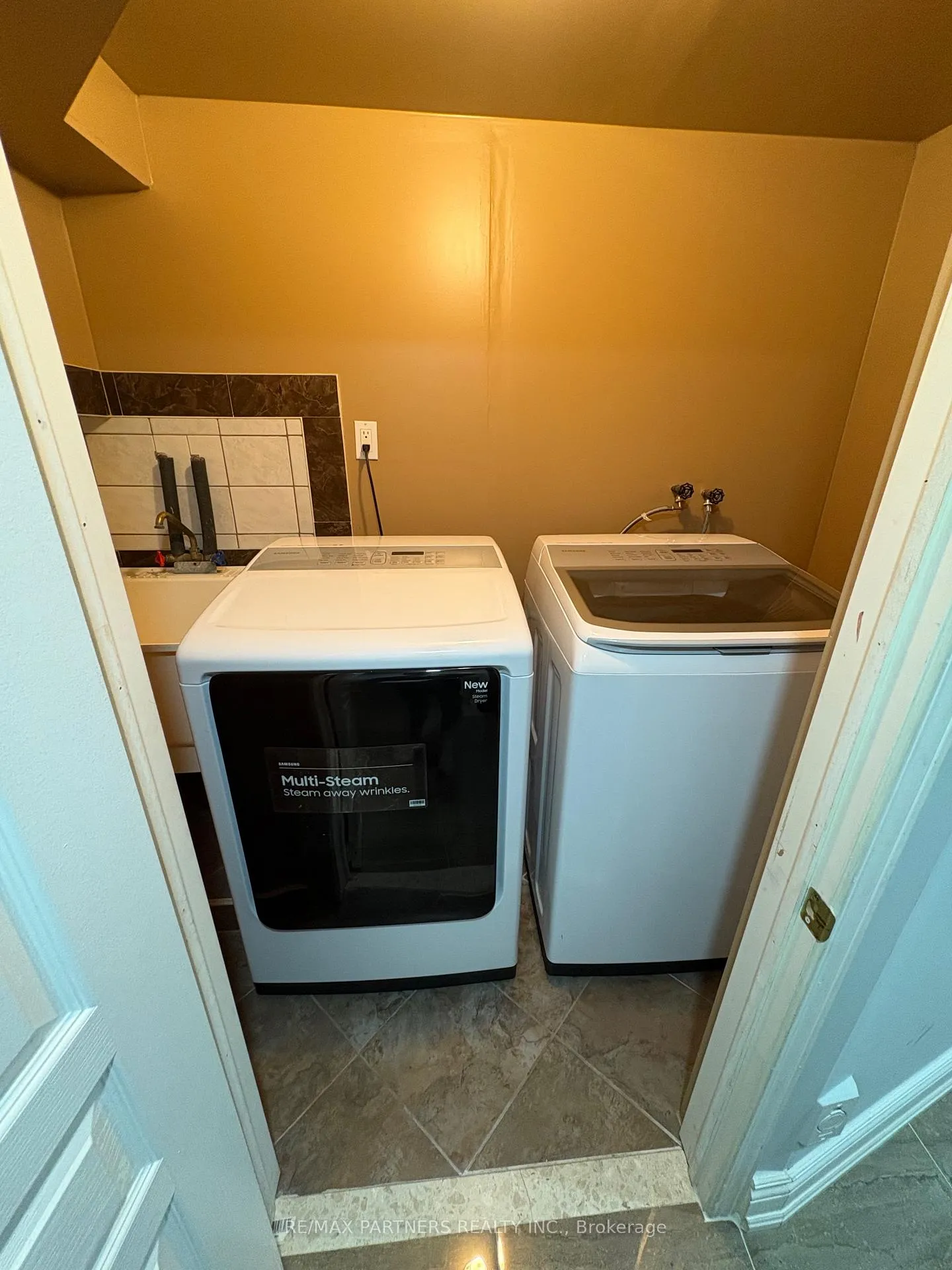 Photo 6 of 109 Rainbow Valley Crescent, Markham, Greensborough — HOMEH