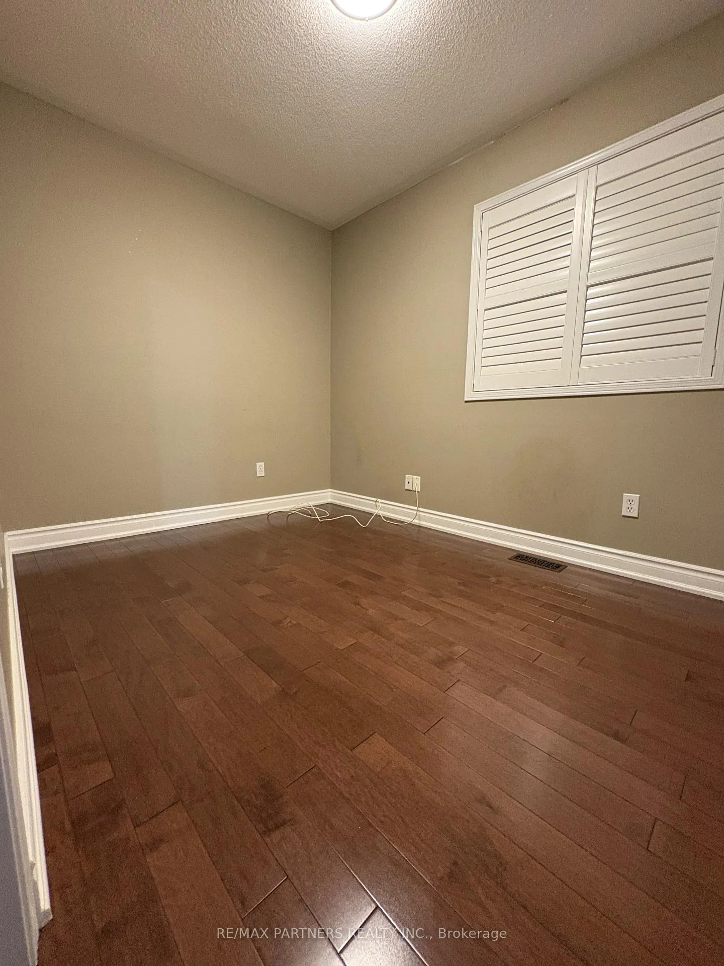 Photo 10 of 109 Rainbow Valley Crescent, Markham, Greensborough — HOMEH