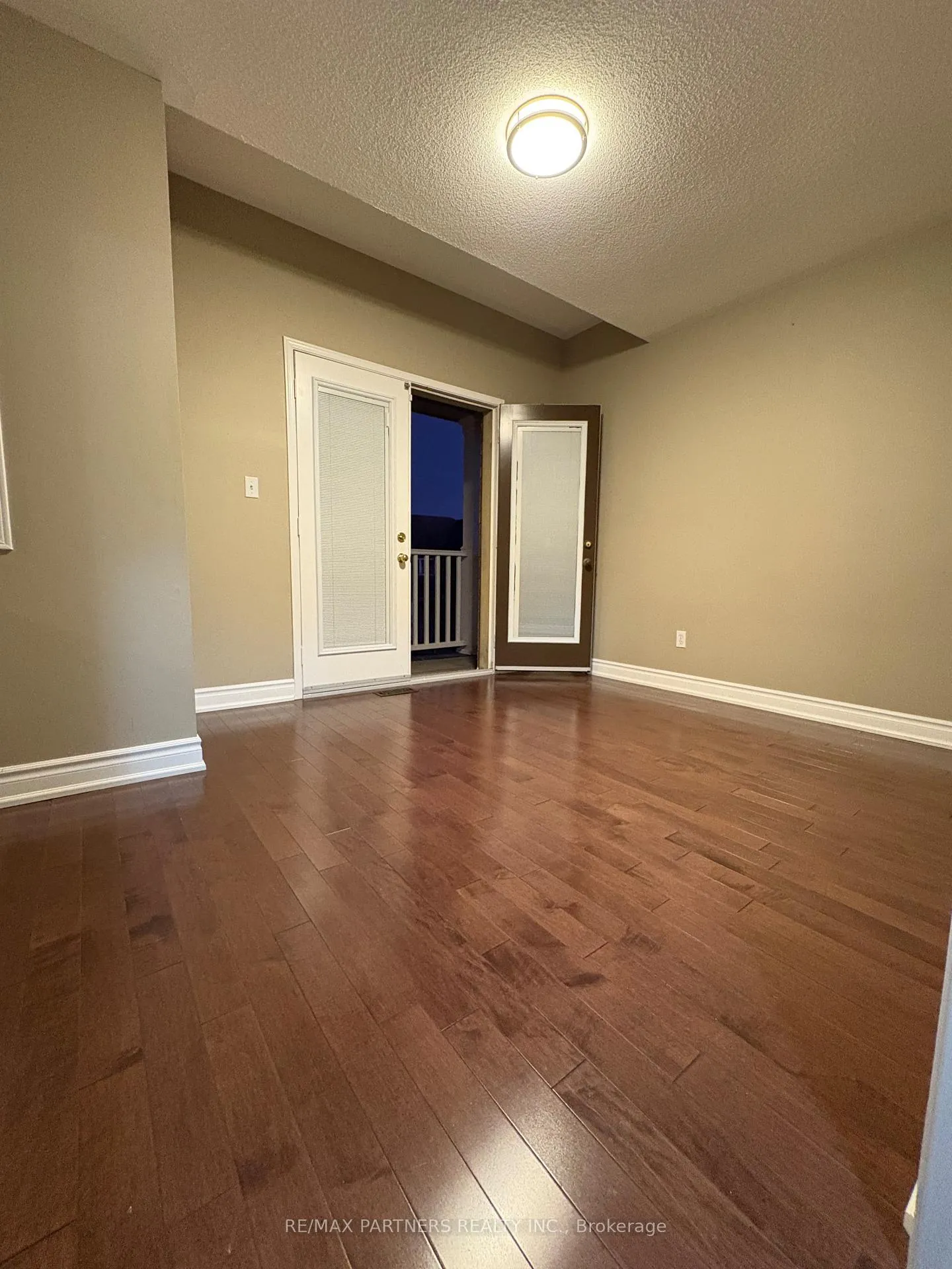Photo 11 of 109 Rainbow Valley Crescent, Markham, Greensborough — HOMEH