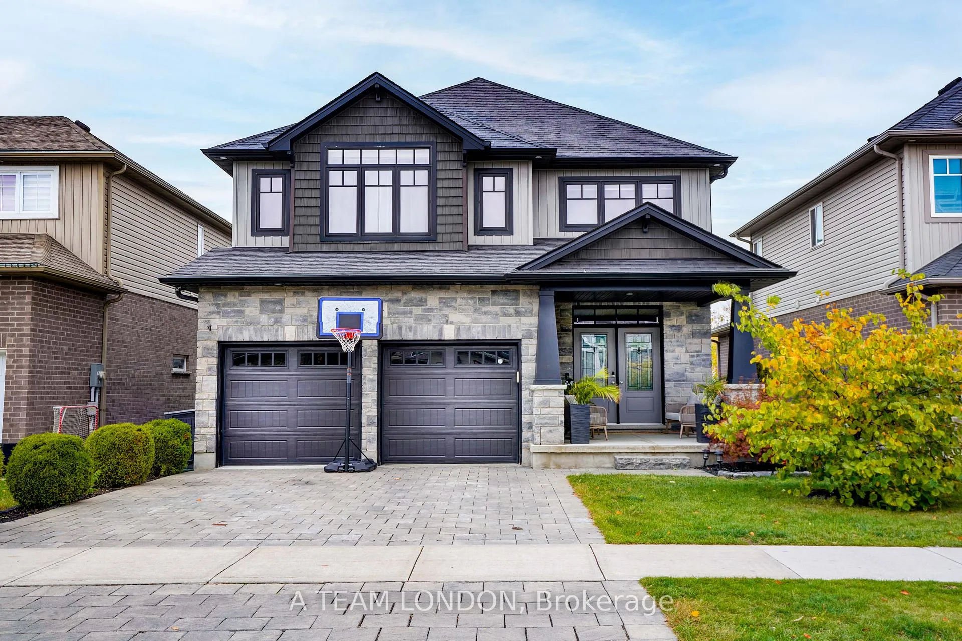 Front of 2479 Seven Oaks Ridge