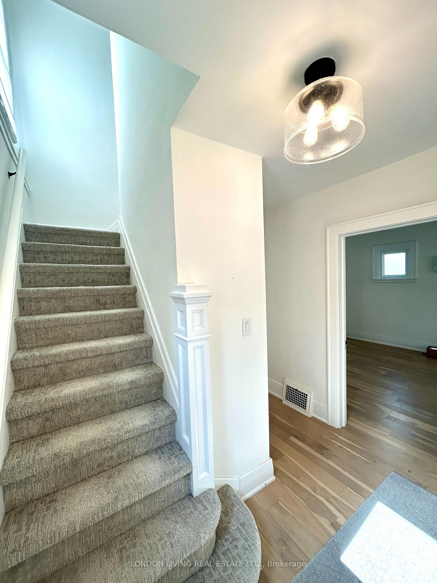 Photo 3 of 36 Askin Street, London, South F — HOMEH