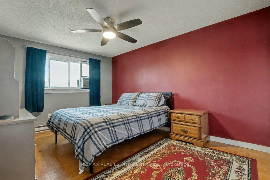 Photo 16 of 73 Obermeyer Drive, Kitchener — HOMEH