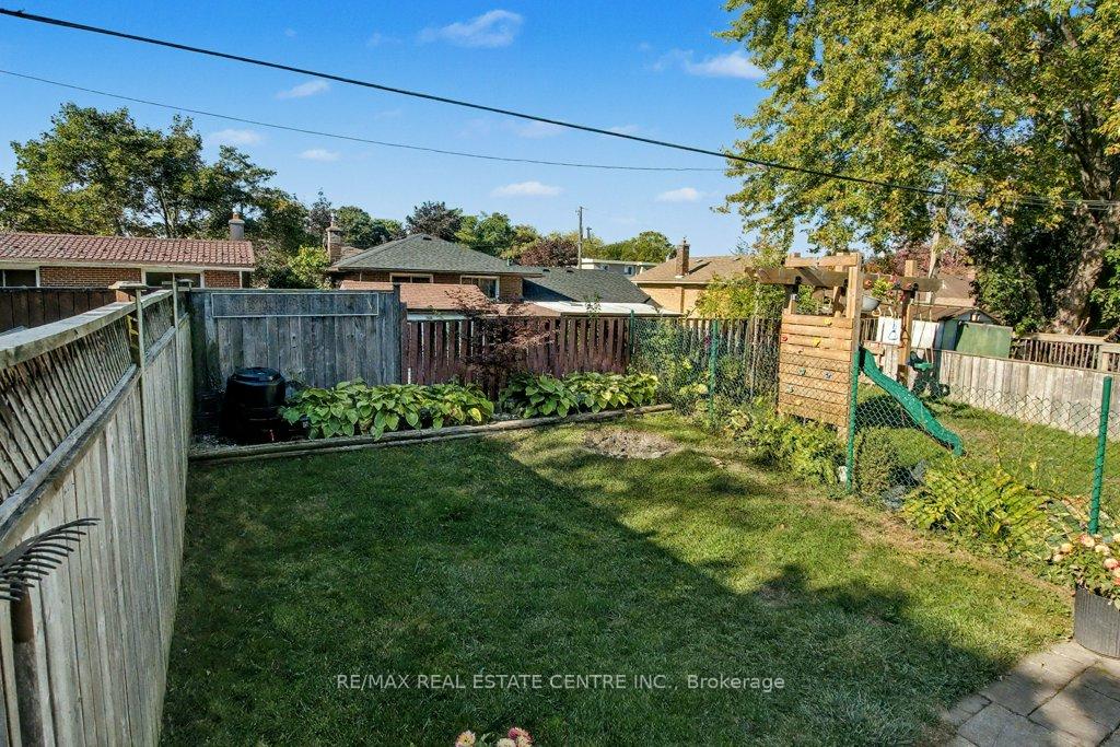 Photo 33 of 73 Obermeyer Drive, Kitchener — HOMEH