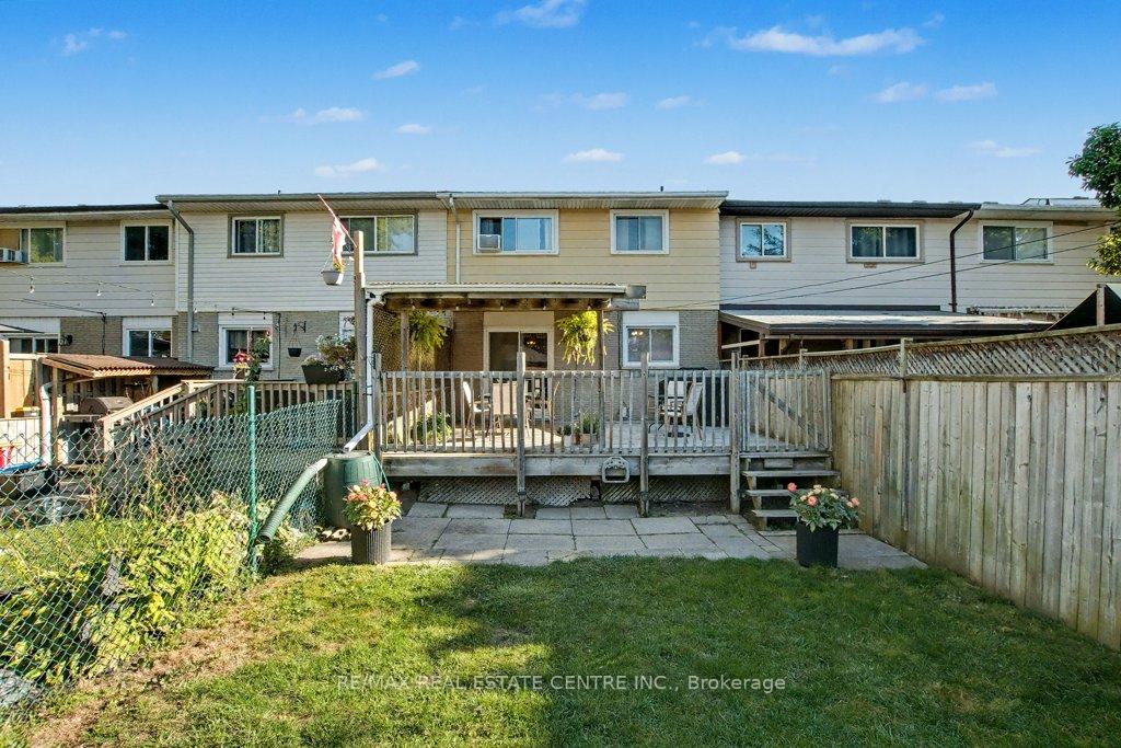Photo 36 of 73 Obermeyer Drive, Kitchener — HOMEH