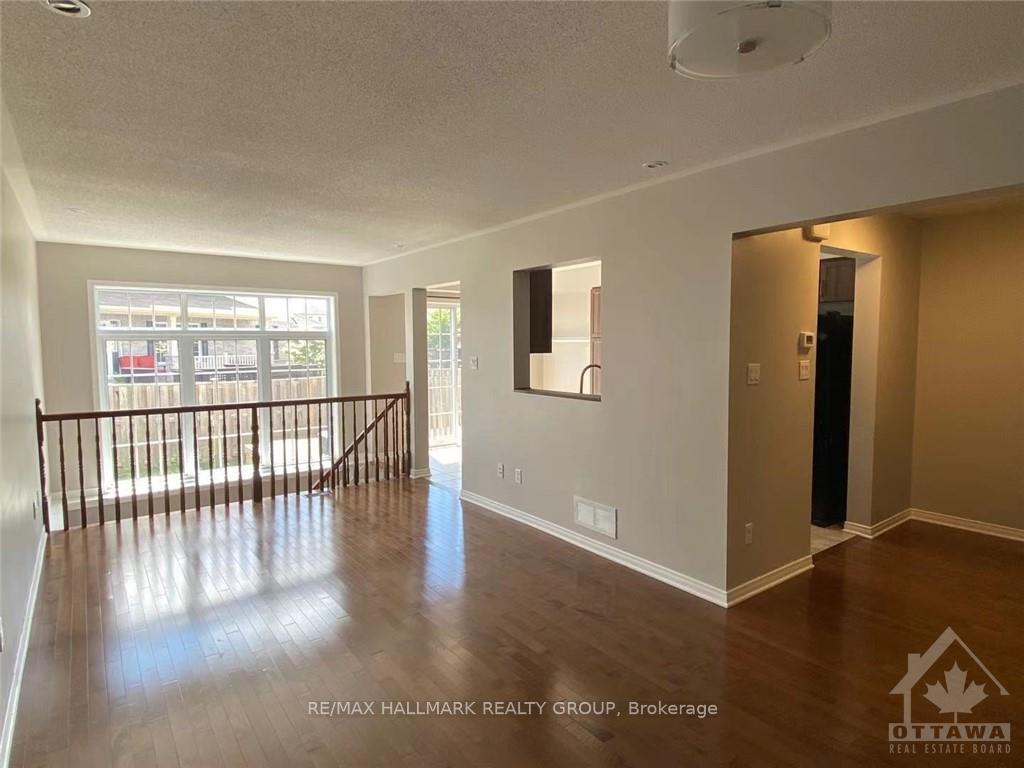 Photo 4 of 303 Tabaret Street, Ottawa, Kanata - Emerald Meadows/Trailwest — HOMEH