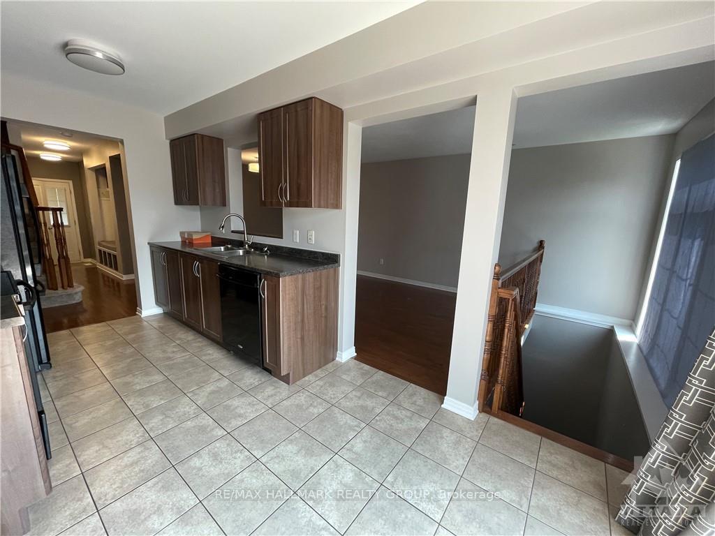 Photo 8 of 303 Tabaret Street, Ottawa, Kanata - Emerald Meadows/Trailwest — HOMEH
