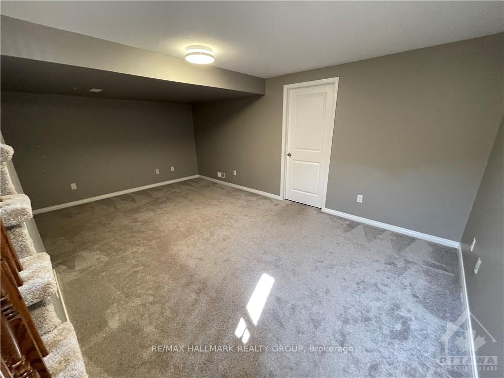 Photo 10 of 303 Tabaret Street, Ottawa, Kanata - Emerald Meadows/Trailwest — HOMEH