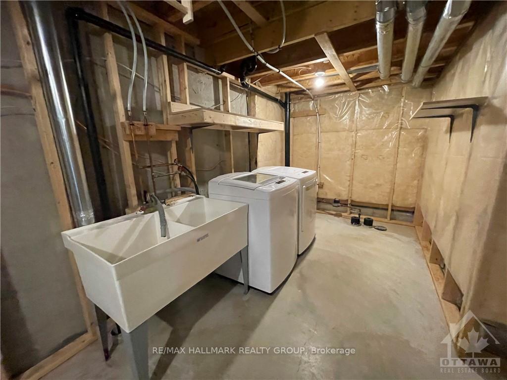 Photo 11 of 303 Tabaret Street, Ottawa, Kanata - Emerald Meadows/Trailwest — HOMEH