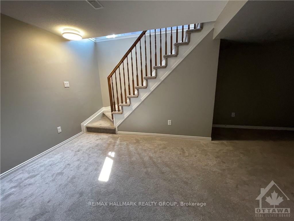 Photo 12 of 303 Tabaret Street, Ottawa, Kanata - Emerald Meadows/Trailwest — HOMEH