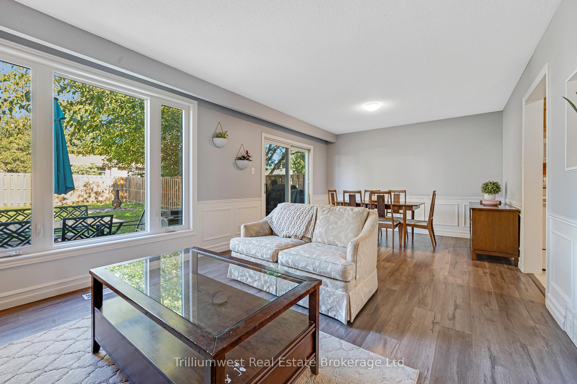 Photo 1 of 130 Dalegrove Drive, Kitchener — HOMEH