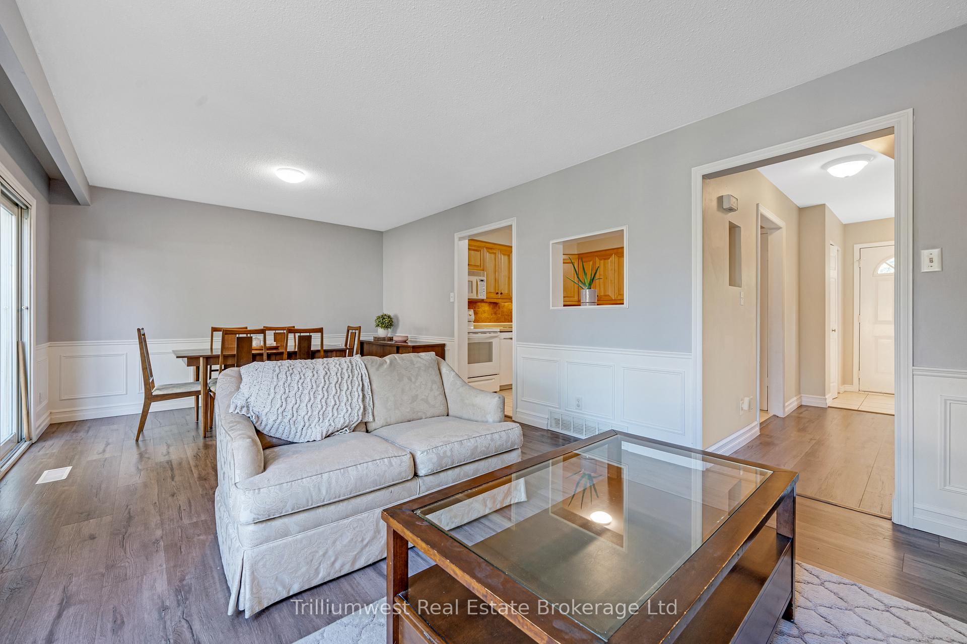 Photo 8 of 130 Dalegrove Drive, Kitchener — HOMEH