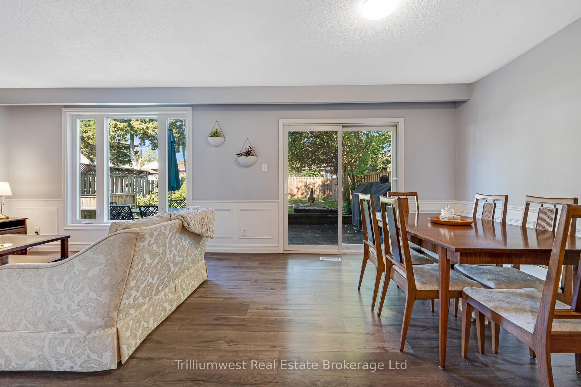 Photo 10 of 130 Dalegrove Drive, Kitchener — HOMEH