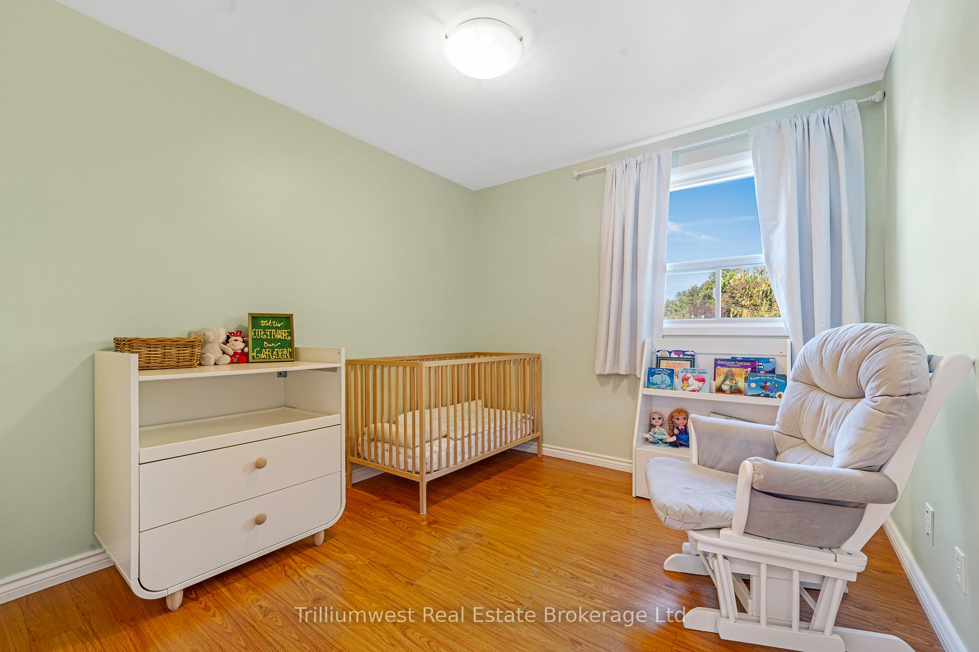 Photo 17 of 130 Dalegrove Drive, Kitchener — HOMEH