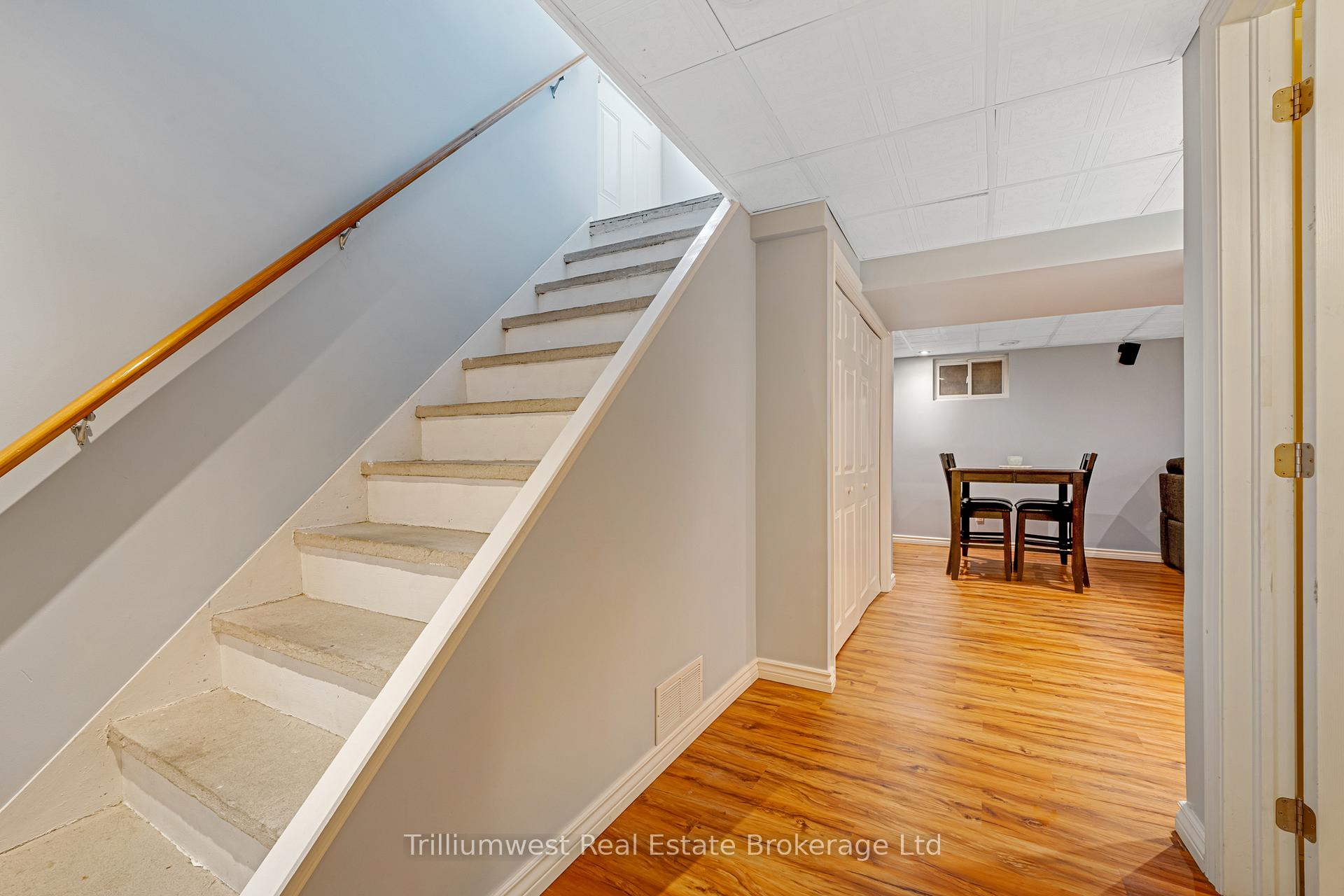 Photo 22 of 130 Dalegrove Drive, Kitchener — HOMEH