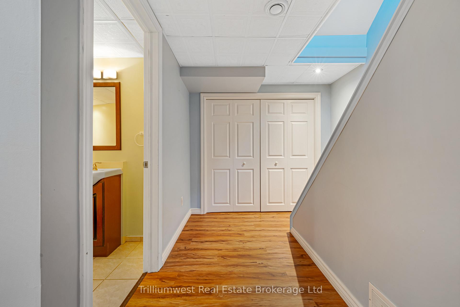 Photo 23 of 130 Dalegrove Drive, Kitchener — HOMEH