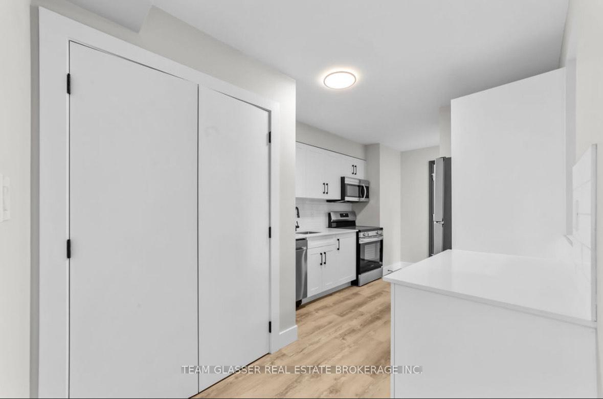 Photo 2 of Unit Unit 3A, 400 Scenic Drive, London, South J — HOMEH