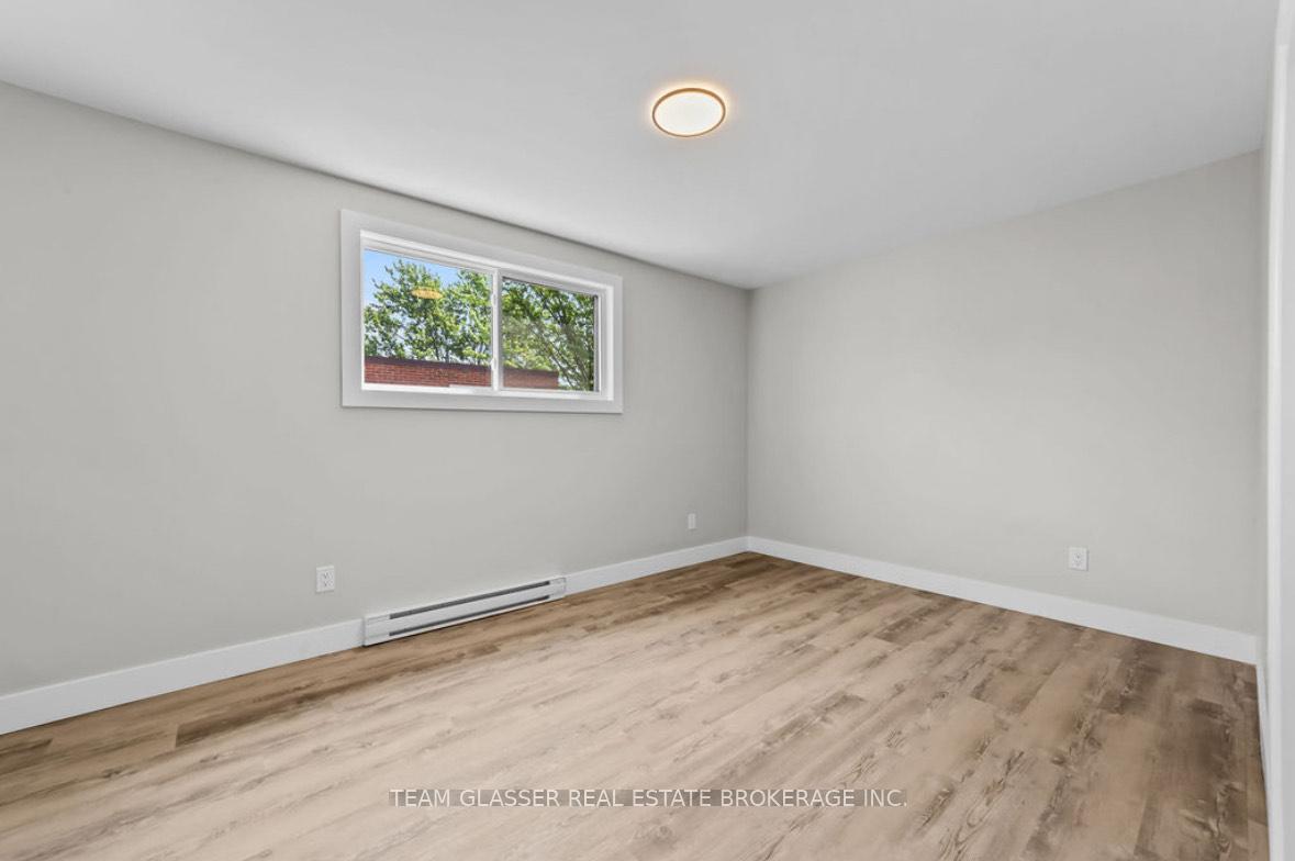 Photo 3 of Unit Unit 3A, 400 Scenic Drive, London, South J — HOMEH