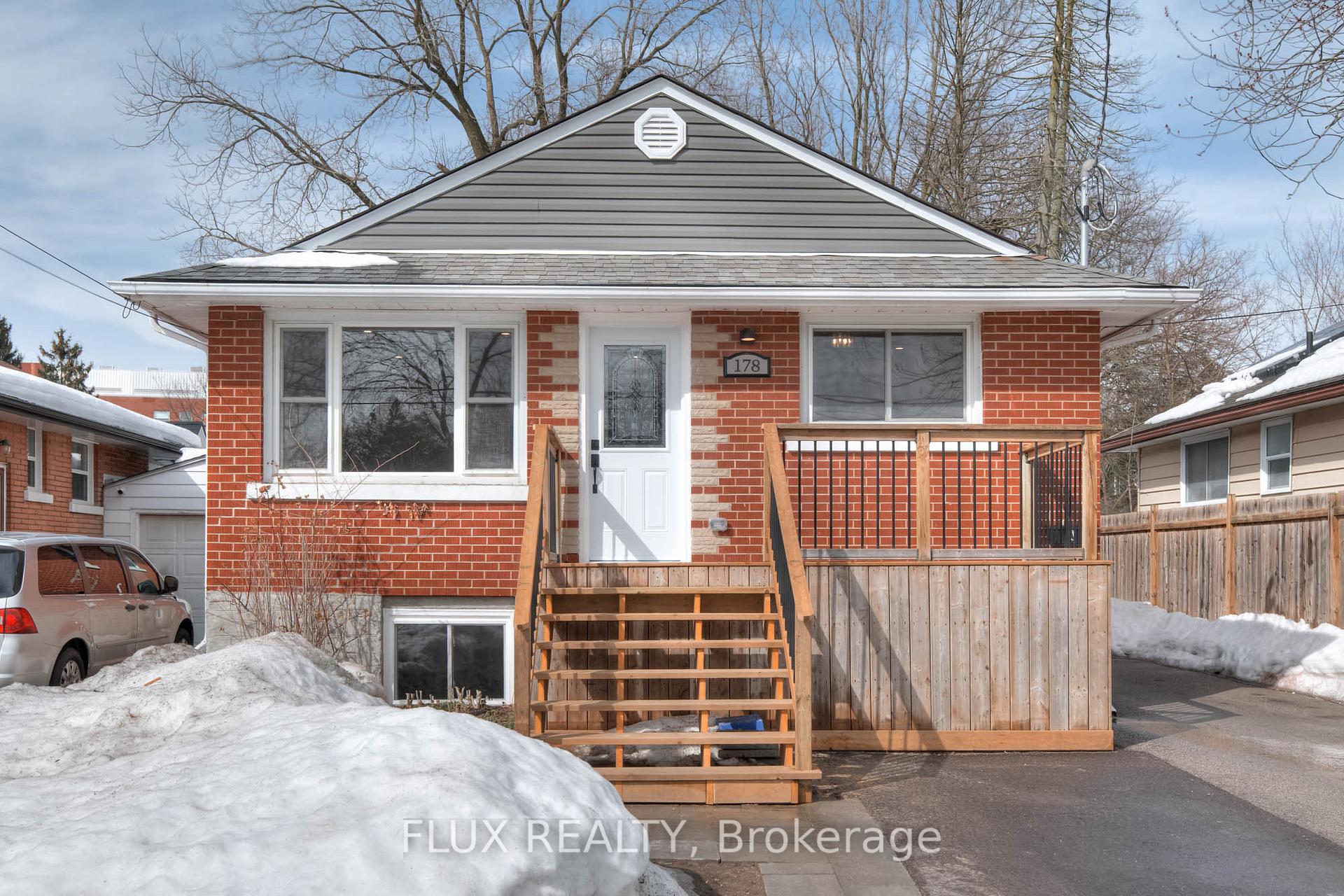 Front of Unit Lower, 178 Glen Road