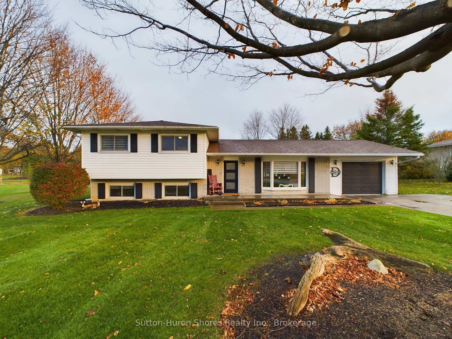 Photo 1 of 10 Smith Street, Kincardine — HOMEH