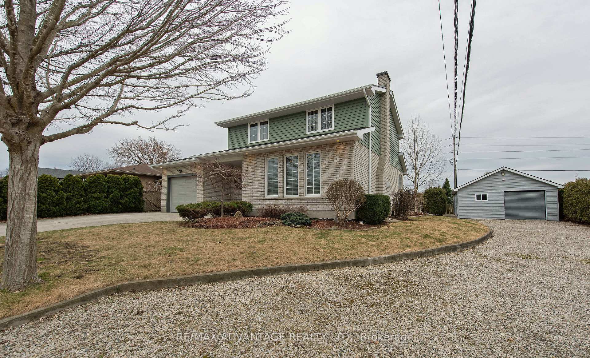 Photo 3 of 127 Kleinfeldt Avenue, Lucan Biddulph, Lucan — HOMEH