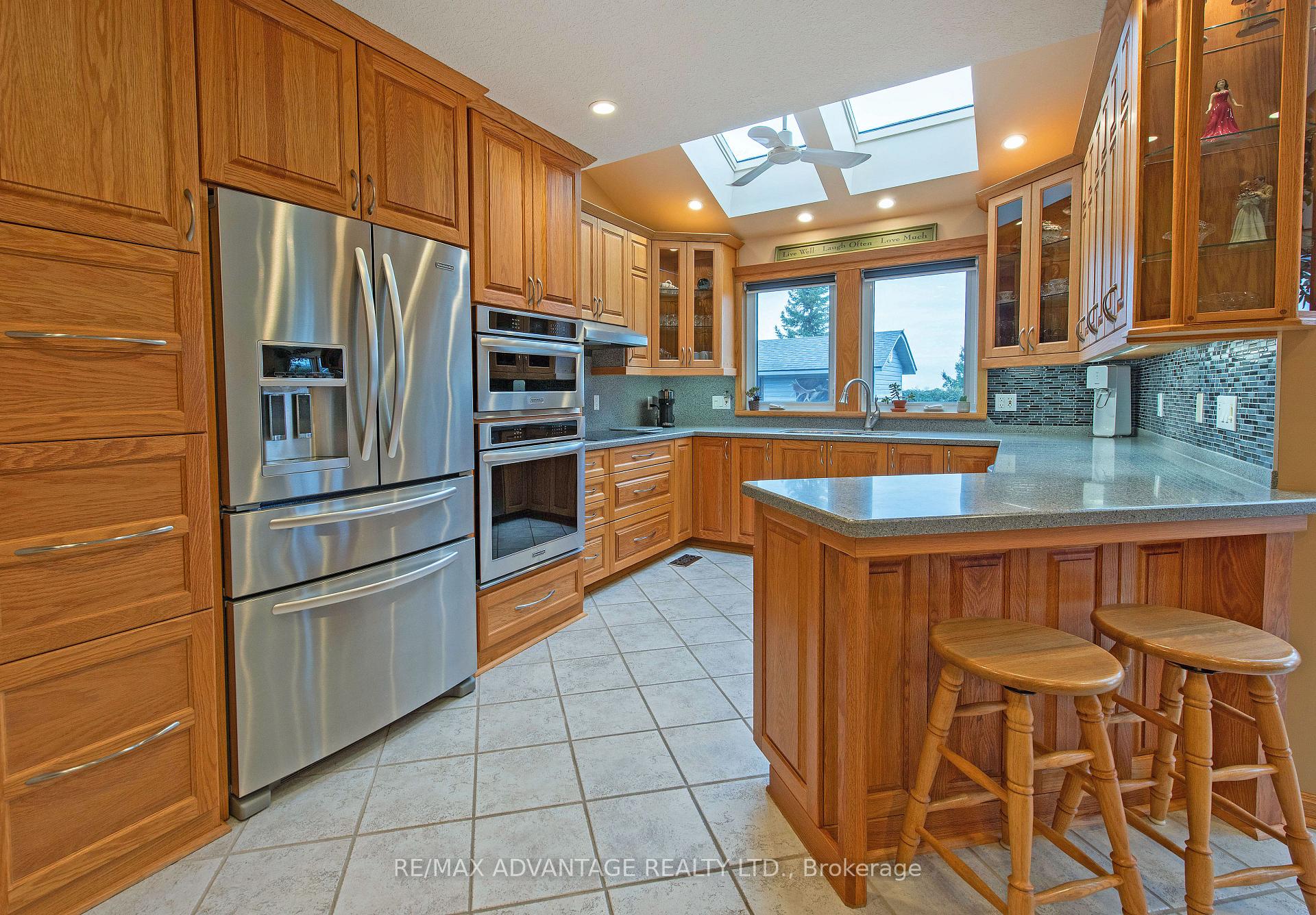 Photo 15 of 127 Kleinfeldt Avenue, Lucan Biddulph, Lucan — HOMEH