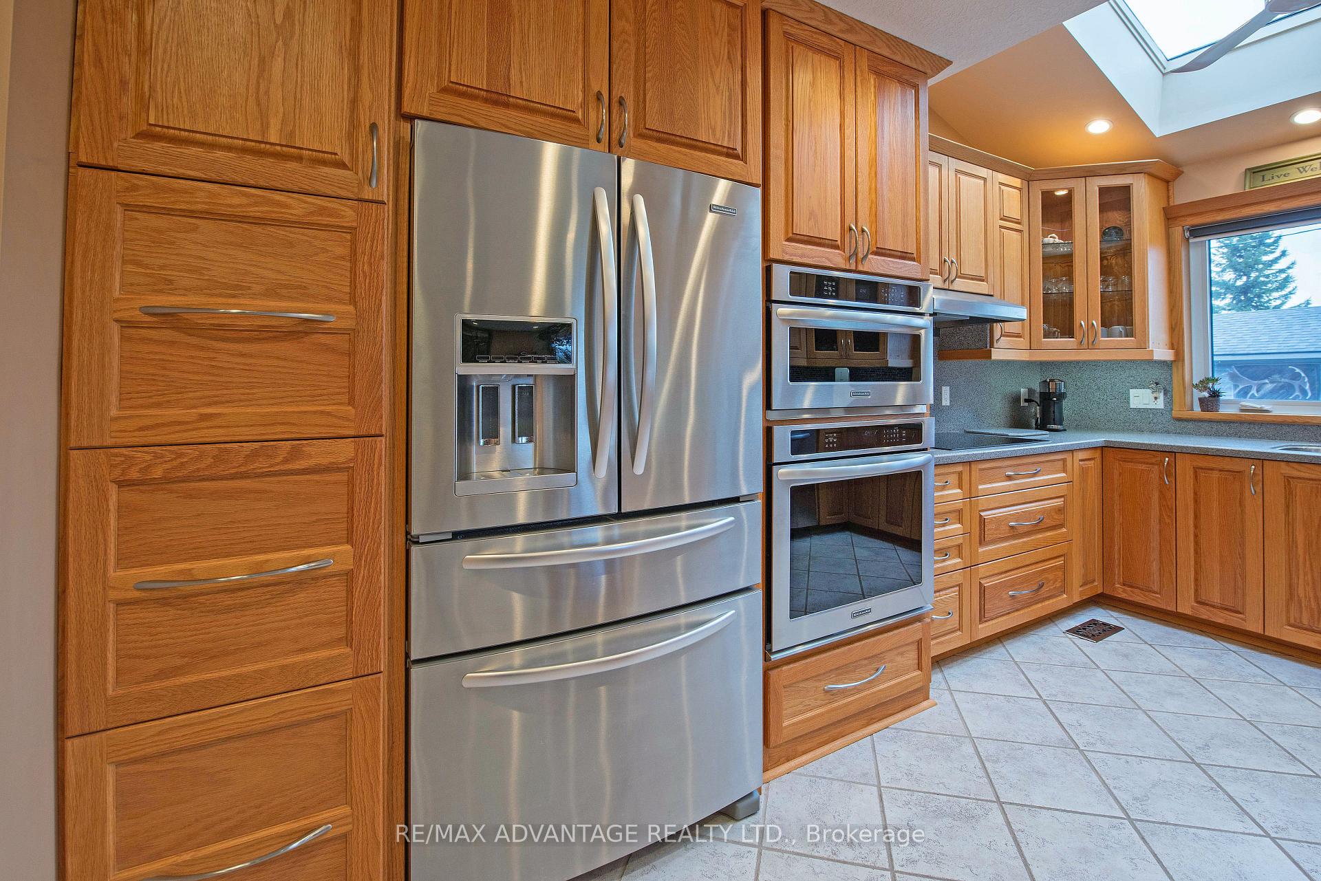 Photo 20 of 127 Kleinfeldt Avenue, Lucan Biddulph, Lucan — HOMEH