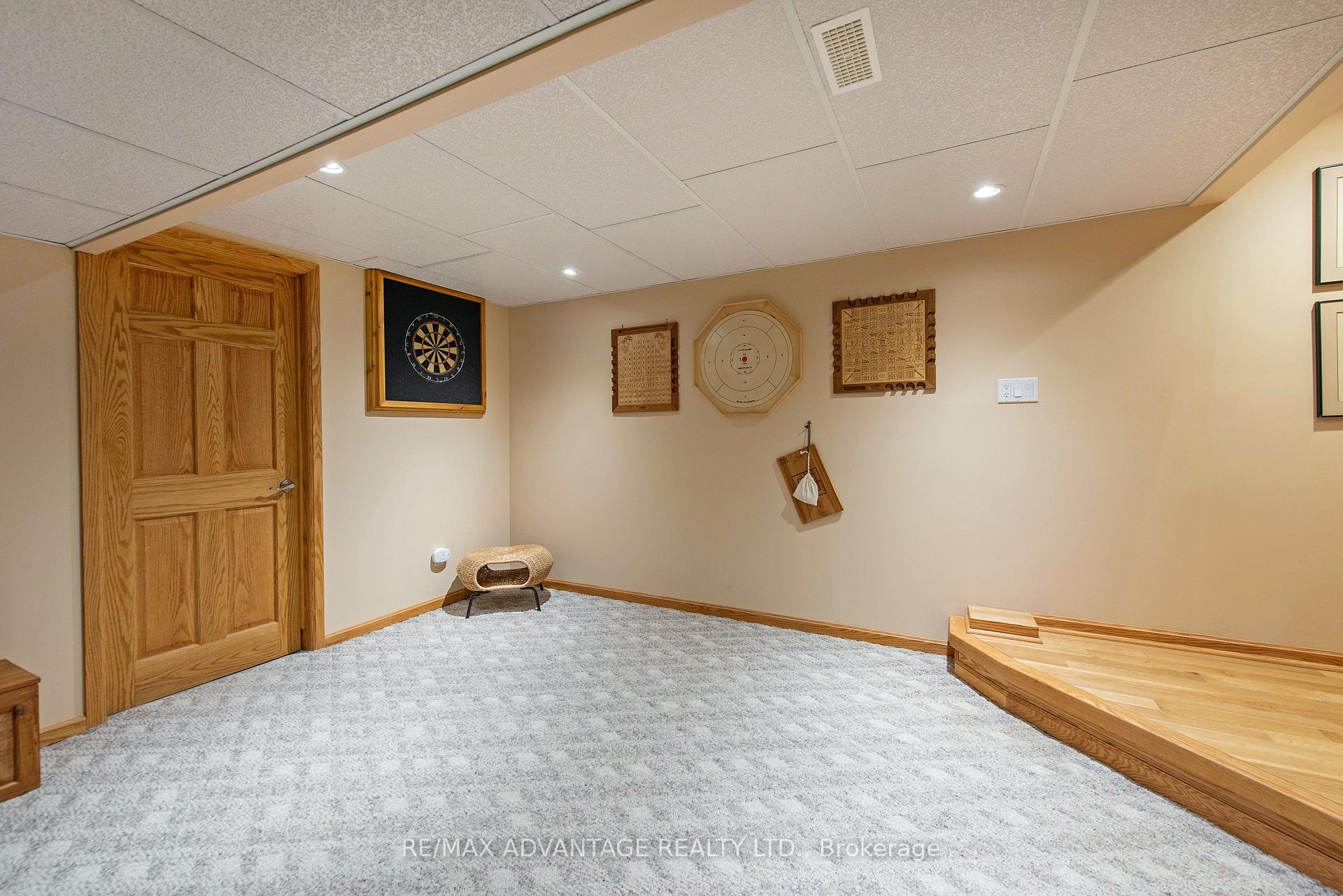 Photo 40 of 127 Kleinfeldt Avenue, Lucan Biddulph, Lucan — HOMEH