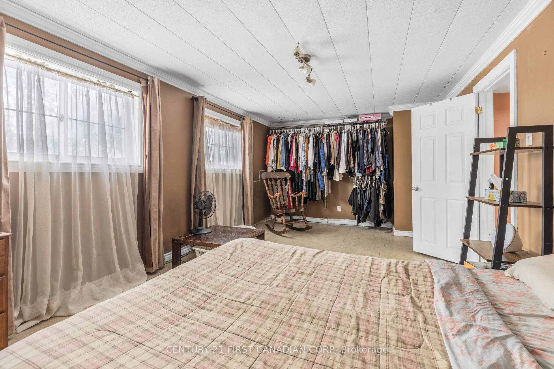 Photo 20 of 636 Glengyle Crescent, London, North H — HOMEH