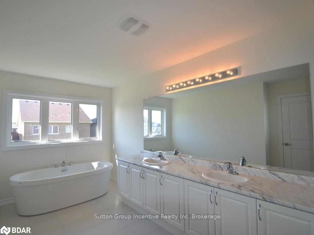 Photo 9 of 1001 Wickham Road, Innisfil, Rural Innisfil — HOMEH