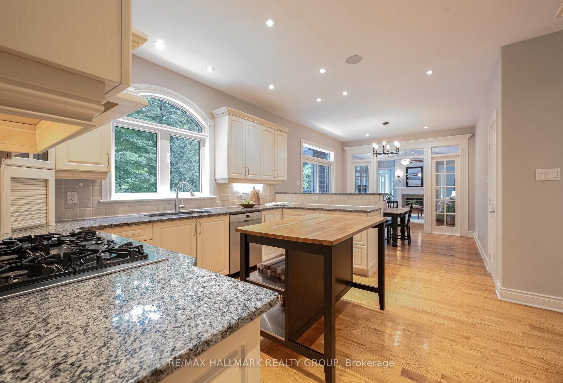 Photo 10 of 1431 Duchess Crescent, Ottawa, Manotick East to Manotick Station — HOMEH