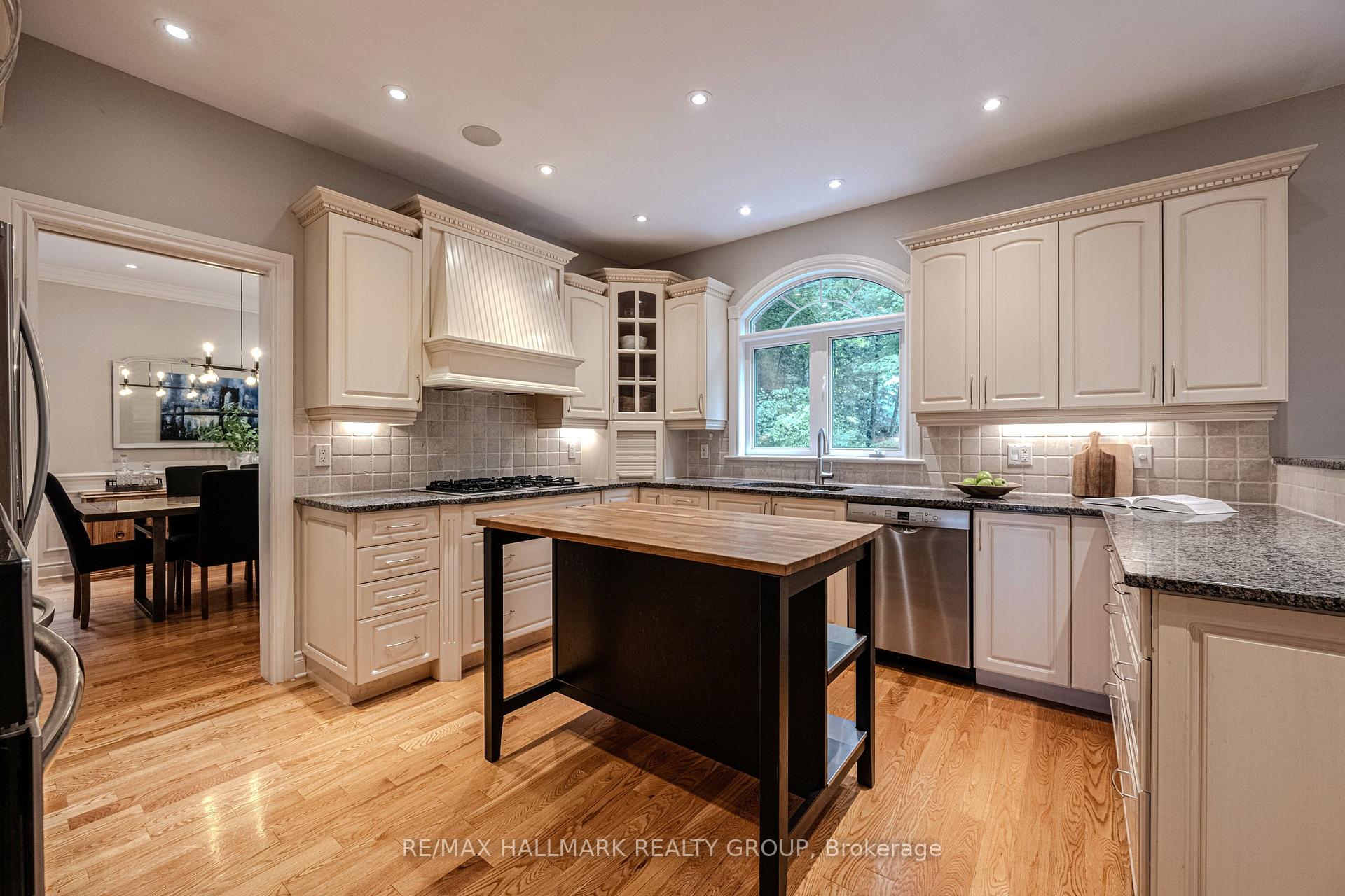 Photo 11 of 1431 Duchess Crescent, Ottawa, Manotick East to Manotick Station — HOMEH