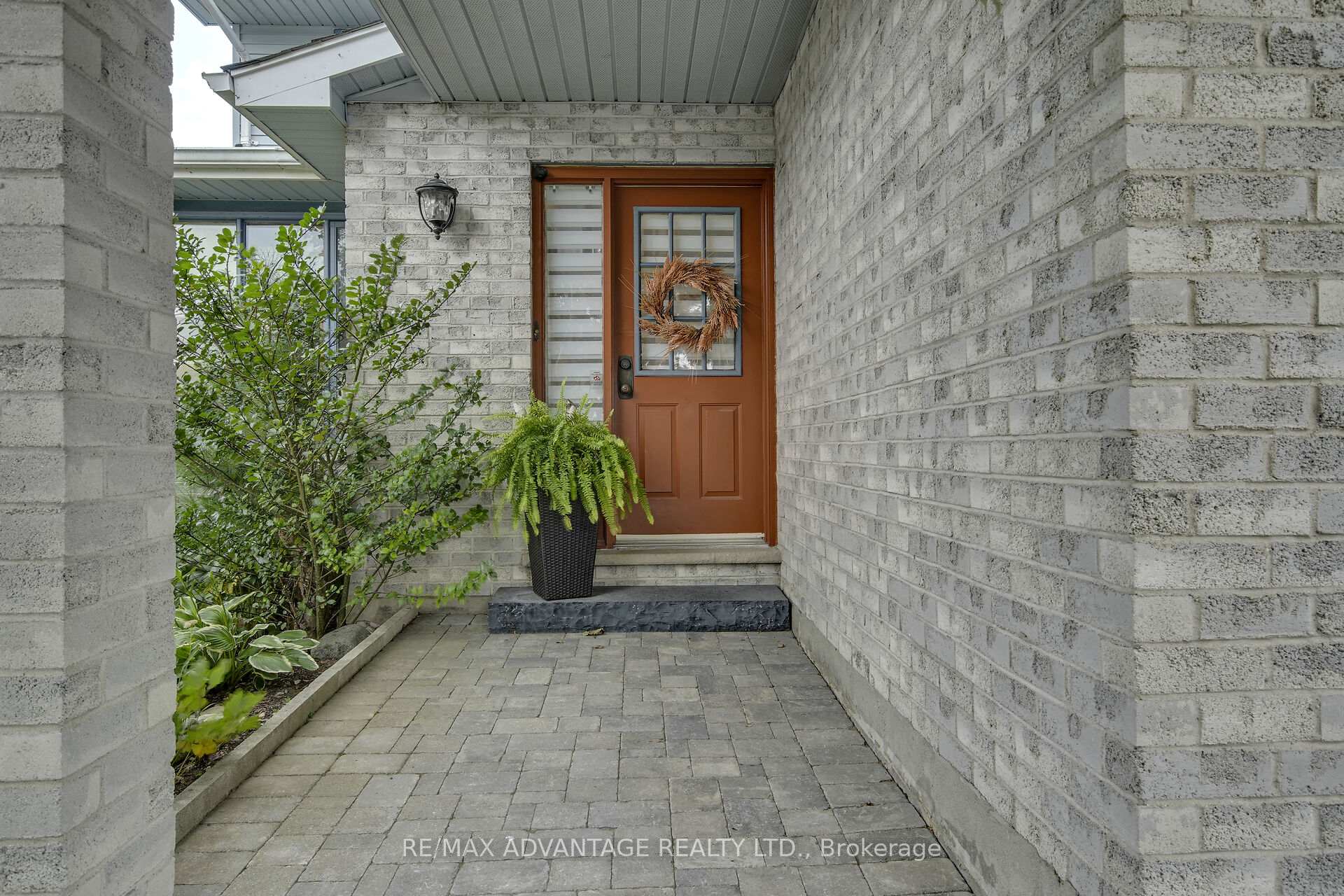 Photo 3 of 243 Conway Drive, London, South X — HOMEH