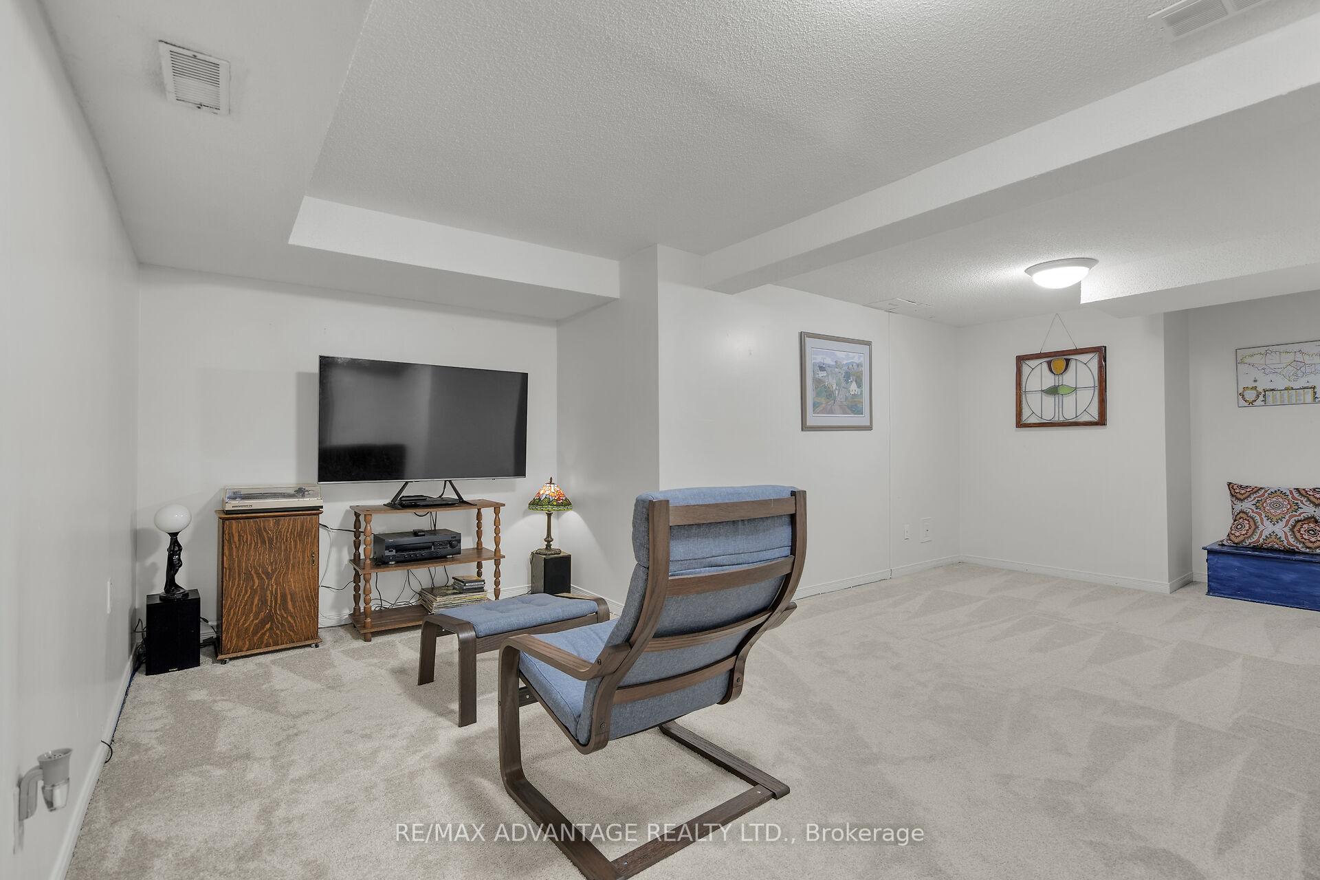 Photo 36 of 243 Conway Drive, London, South X — HOMEH