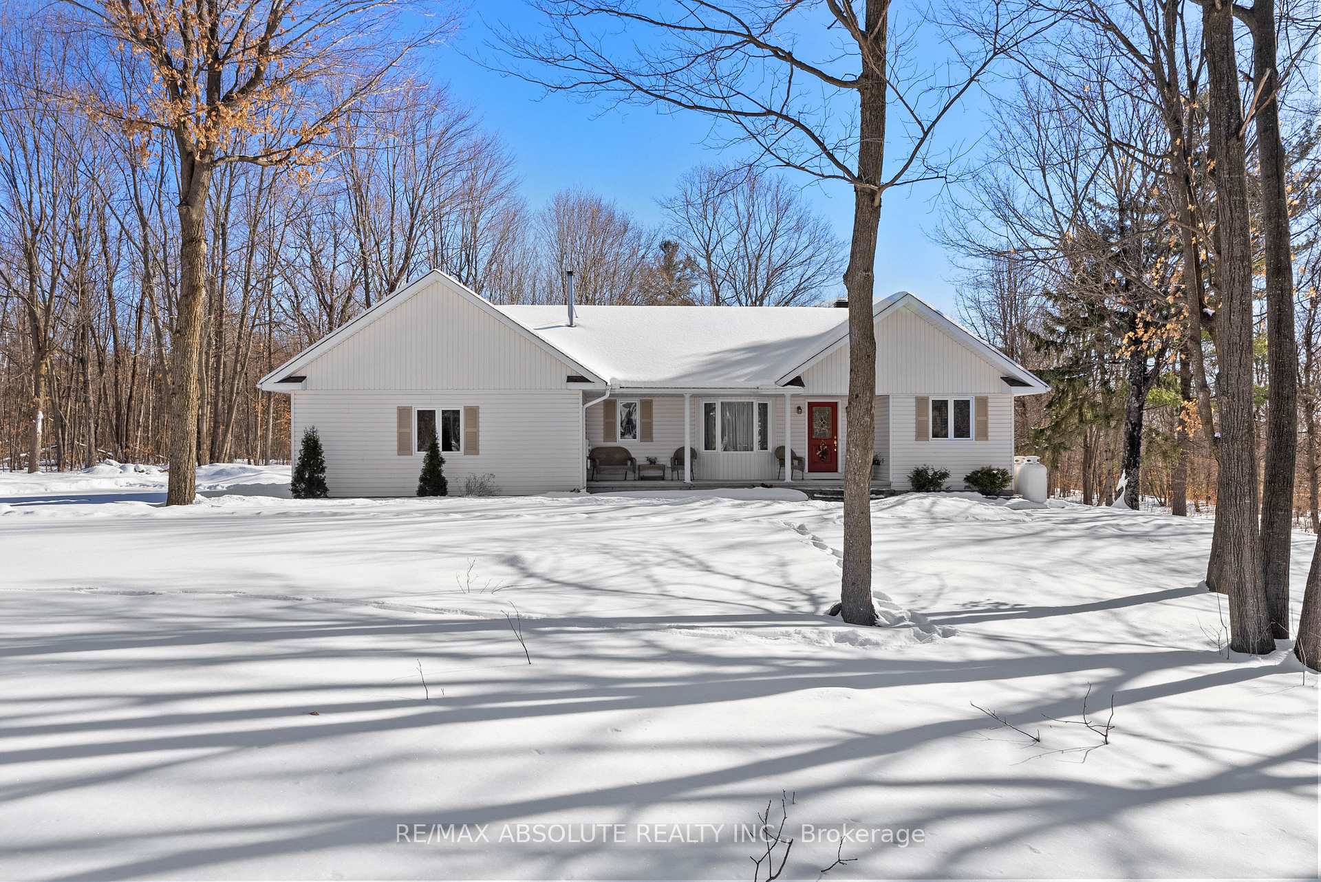 Photo 2 of 123 Woodridge Crescent, McNab/Braeside, Mcnab/Braeside Twps — HOMEH