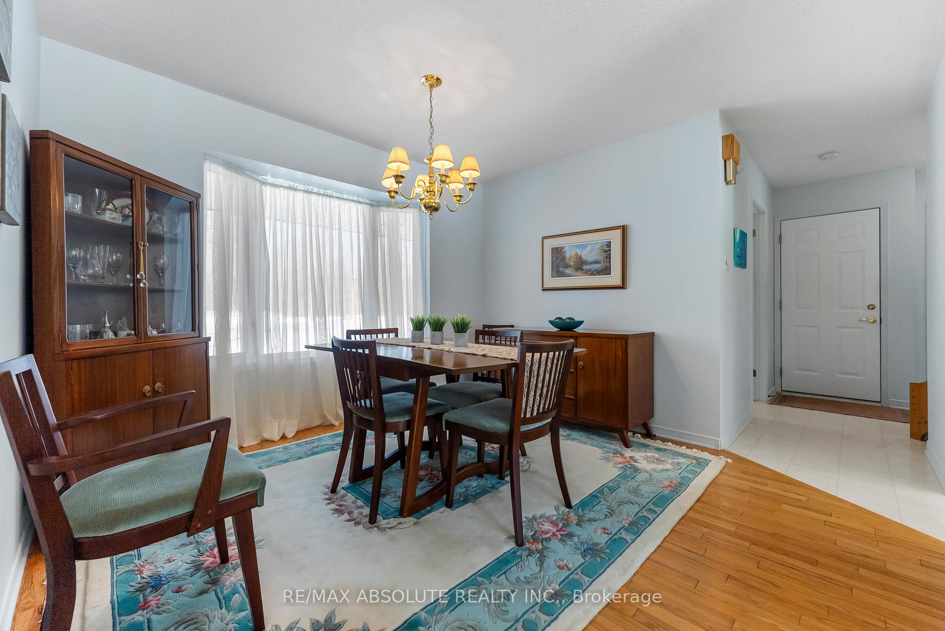 Photo 10 of 123 Woodridge Crescent, McNab/Braeside, Mcnab/Braeside Twps — HOMEH