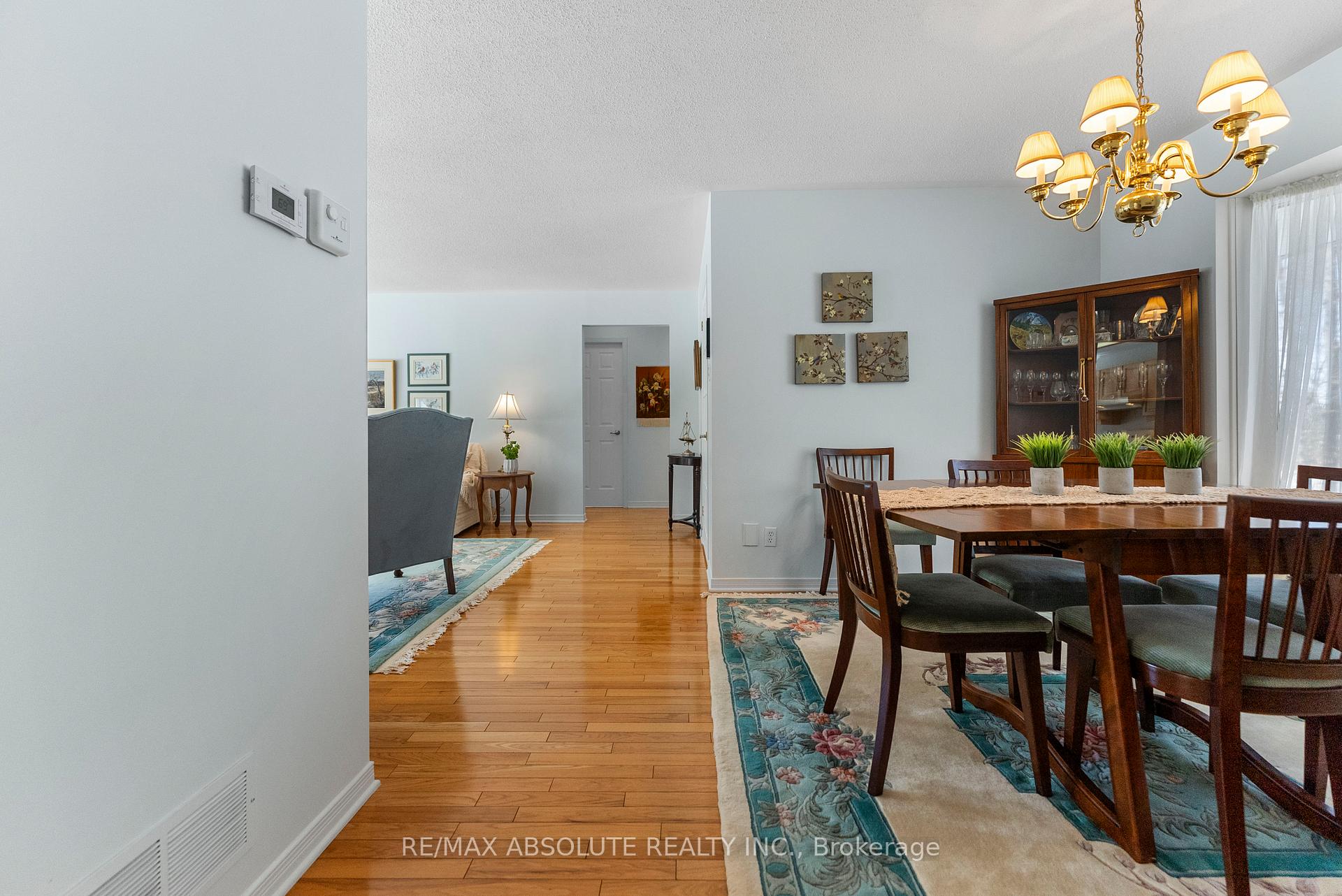 Photo 11 of 123 Woodridge Crescent, McNab/Braeside, Mcnab/Braeside Twps — HOMEH