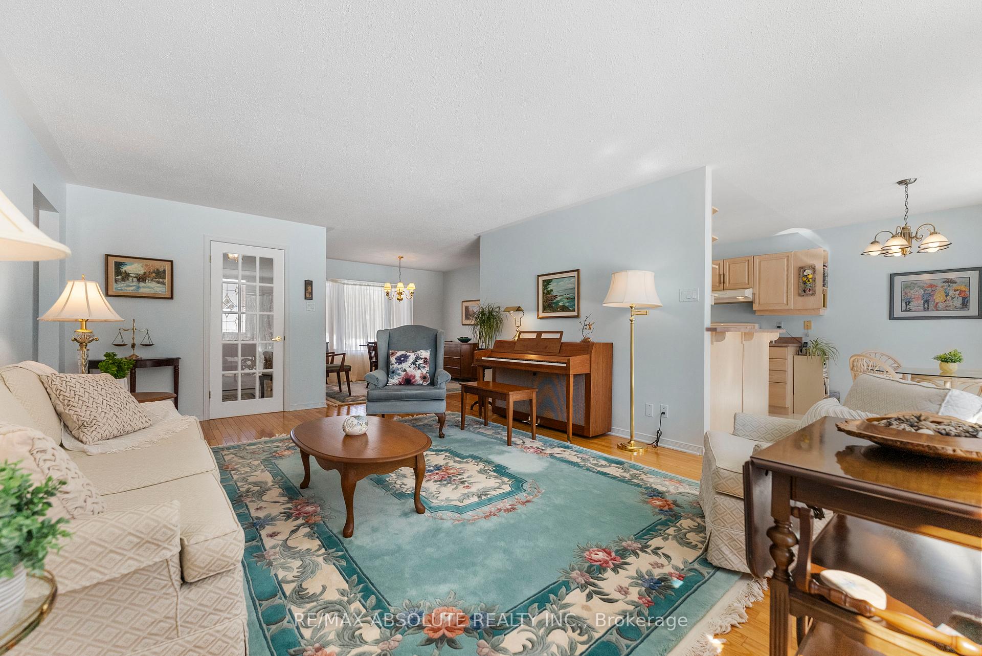 Photo 12 of 123 Woodridge Crescent, McNab/Braeside, Mcnab/Braeside Twps — HOMEH