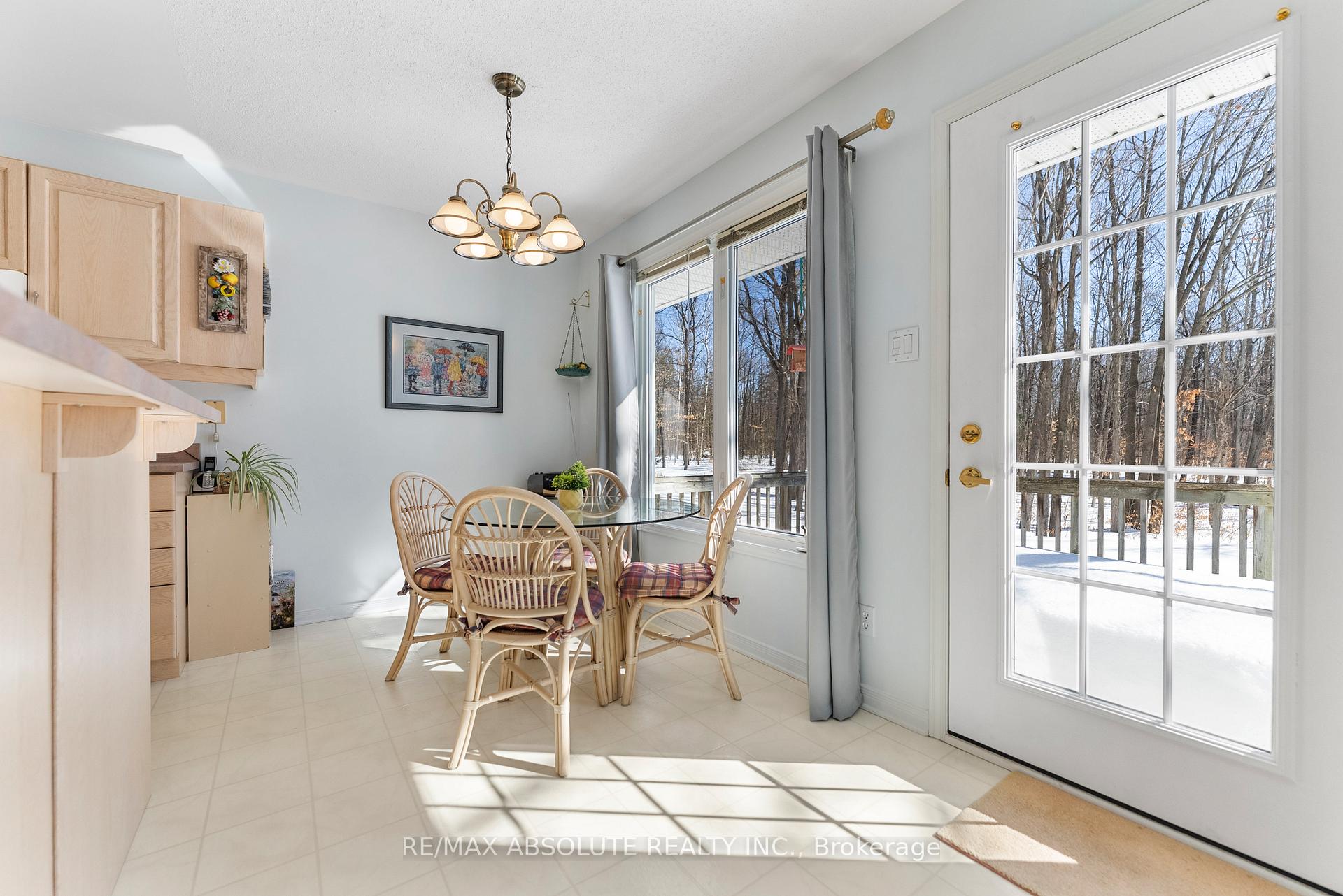 Photo 13 of 123 Woodridge Crescent, McNab/Braeside, Mcnab/Braeside Twps — HOMEH