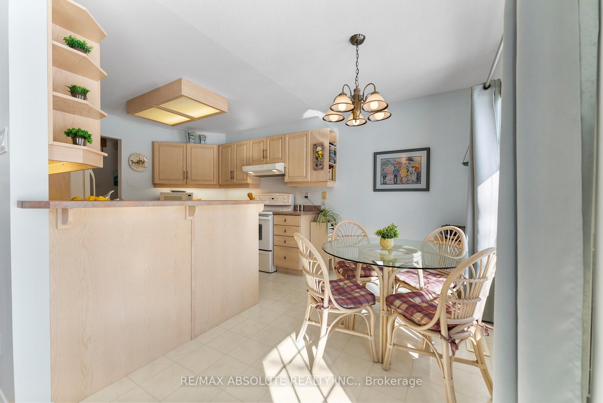 Photo 14 of 123 Woodridge Crescent, McNab/Braeside, Mcnab/Braeside Twps — HOMEH