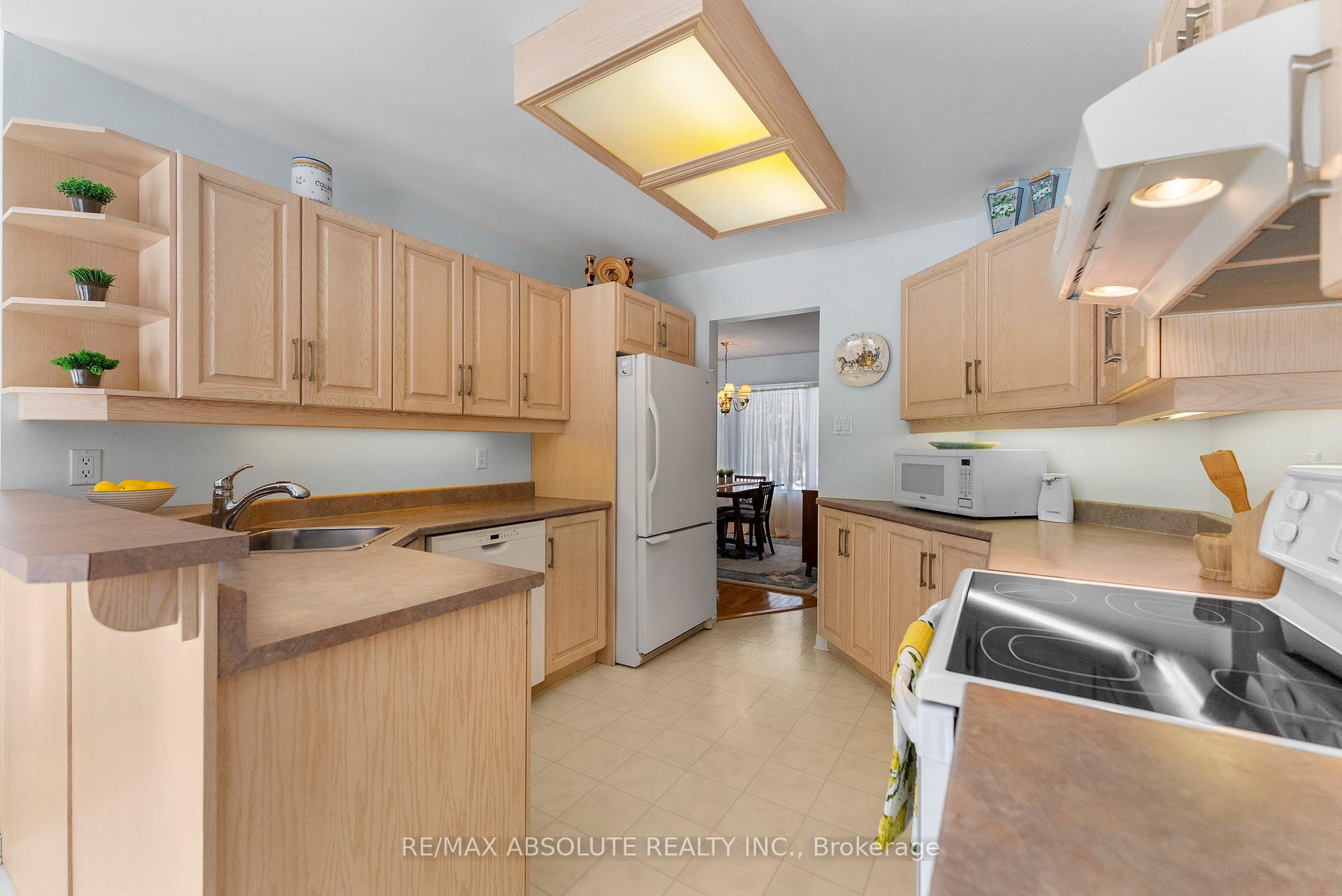 Photo 15 of 123 Woodridge Crescent, McNab/Braeside, Mcnab/Braeside Twps — HOMEH