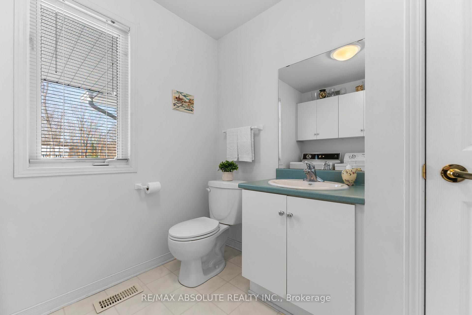Photo 19 of 123 Woodridge Crescent, McNab/Braeside, Mcnab/Braeside Twps — HOMEH